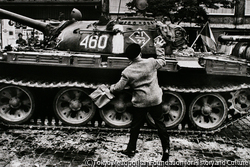 作品画像:プラハ、1968年8月