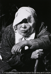作品画像:決死隊の老婆 (3)