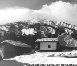作品画像:(雪山と山小屋)