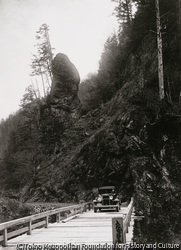作品画像:平湯橋と天狗岩