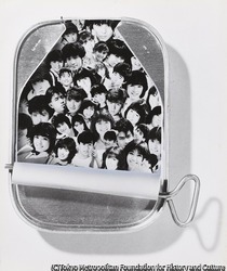 作品画像:(缶詰の中のアイドル)
