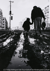 作品画像:団地の道
