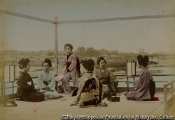 作品画像:(川岸に集まる女性)