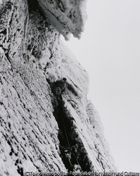 作品画像:霧氷の岩壁 北穂高岳滝谷(冬季第二登攀)