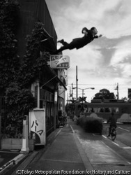 作品画像:創造の劇場/イヴ・クラインとしての私