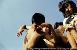 作品画像:Dancing on Truck, Nabua, 2008