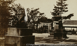 作品画像:(神社境内)