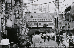 作品画像:豊島区駒込駅前