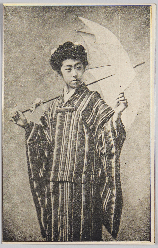 作品画像:傘を持つ和装の女性