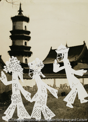 作品画像:(塔のある風景にコラージュされた人物)