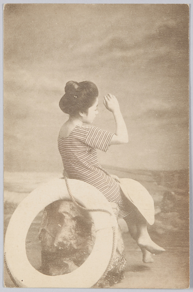 作品画像：水着姿の女性
