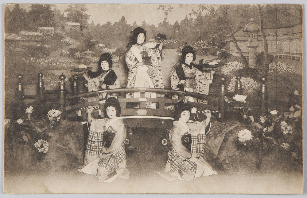 作品画像:芸妓たちの踊り