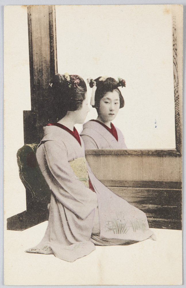 作品画像：鏡を見る舞妓