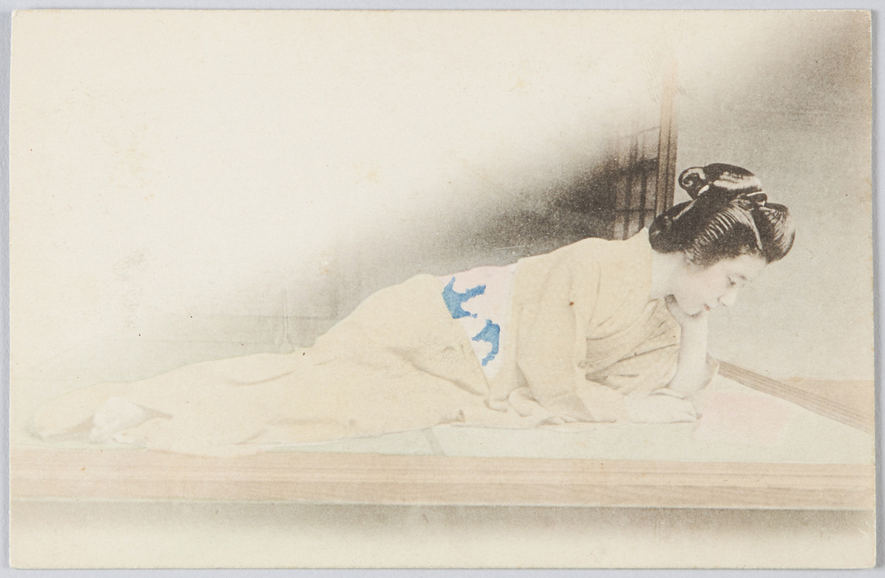 作品画像:横たわる女性