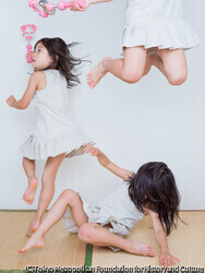 作品画像:三つ子ごっこ(めいは、よつば、さくら)