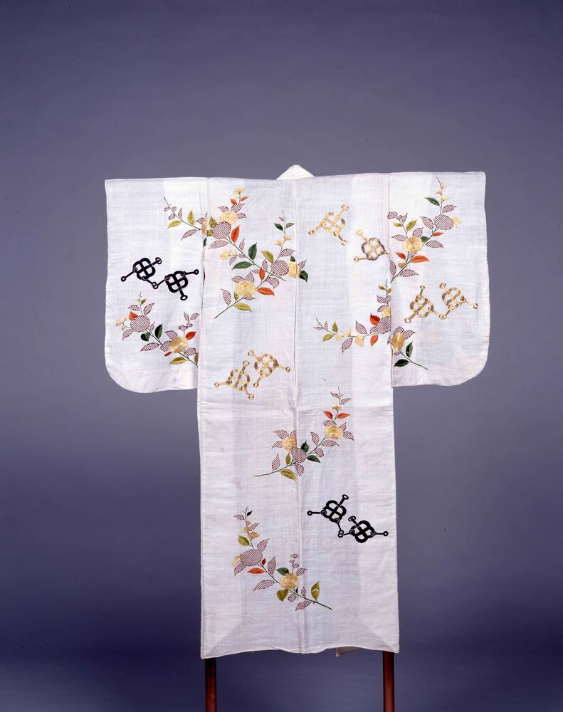作品画像：白麻地山吹轡模様中裁