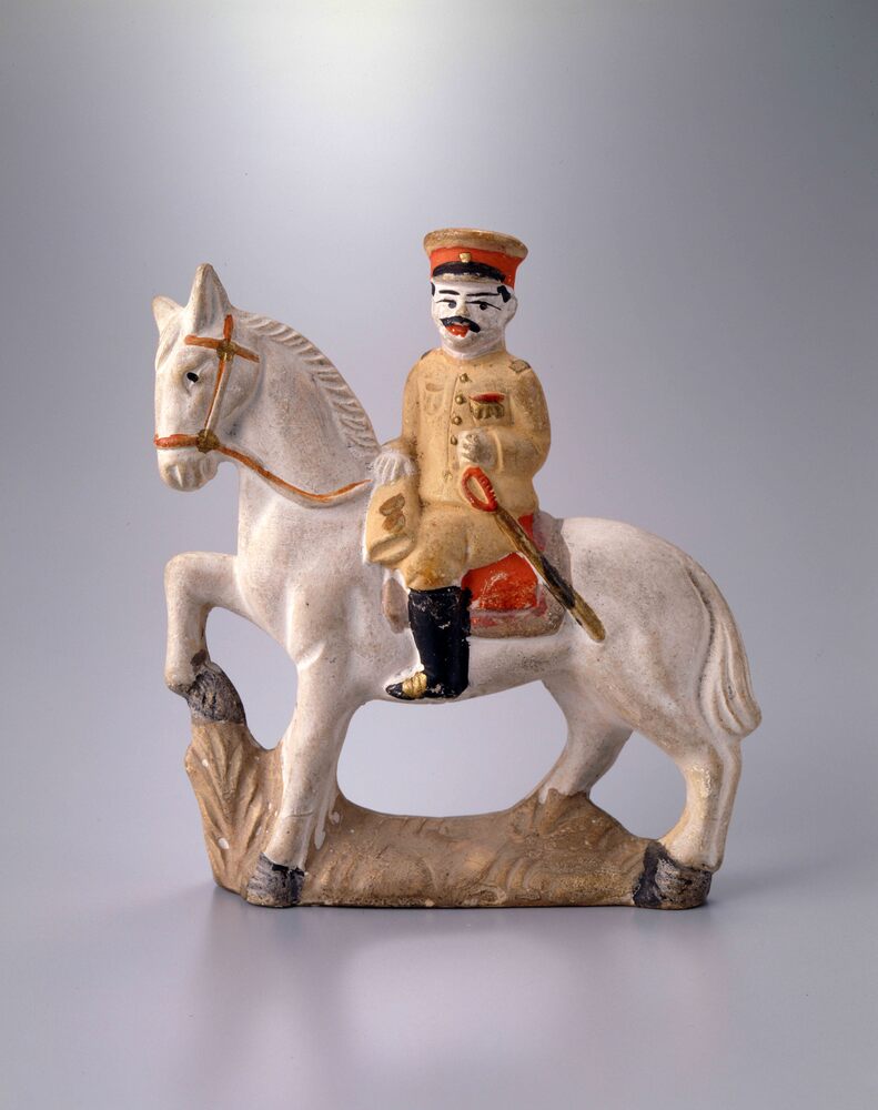 作品画像:素焼乗馬将校人形 陸軍将校