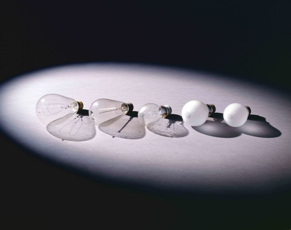 作品画像：タングステン電球