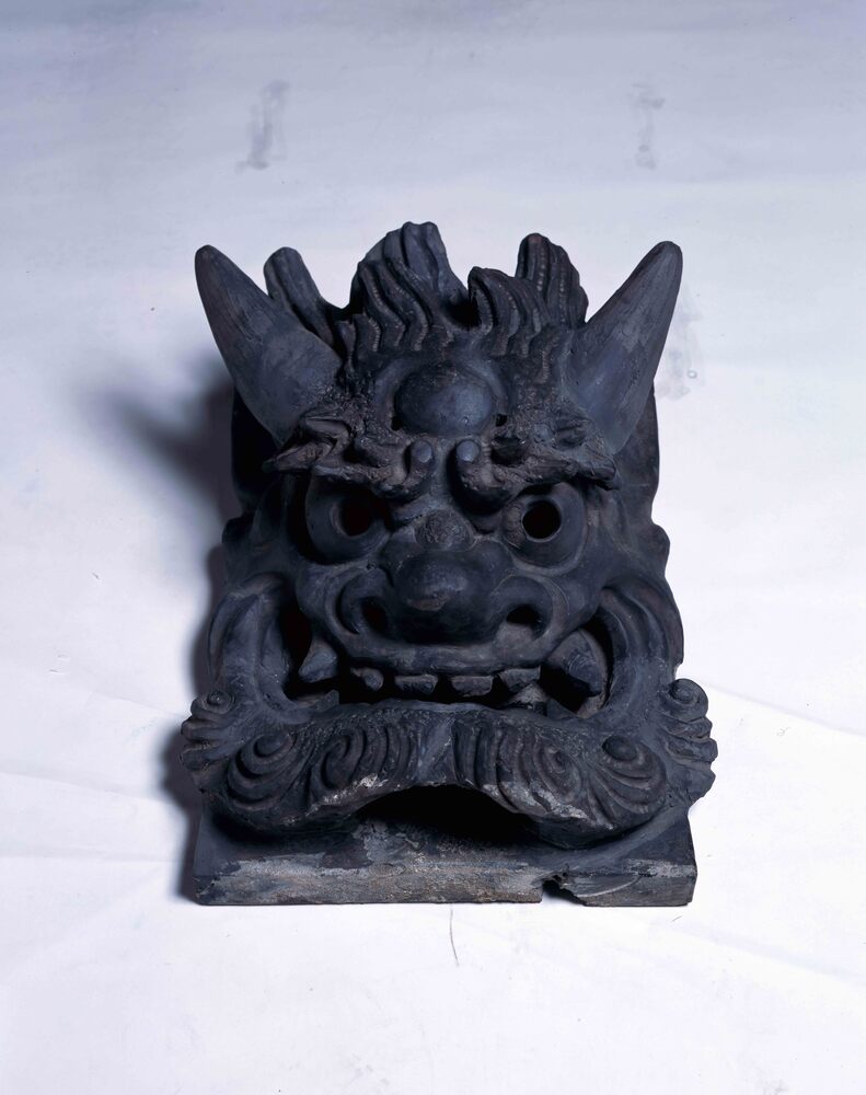 作品画像:旧浅草寺観音堂降り棟鬼瓦(降り隅)