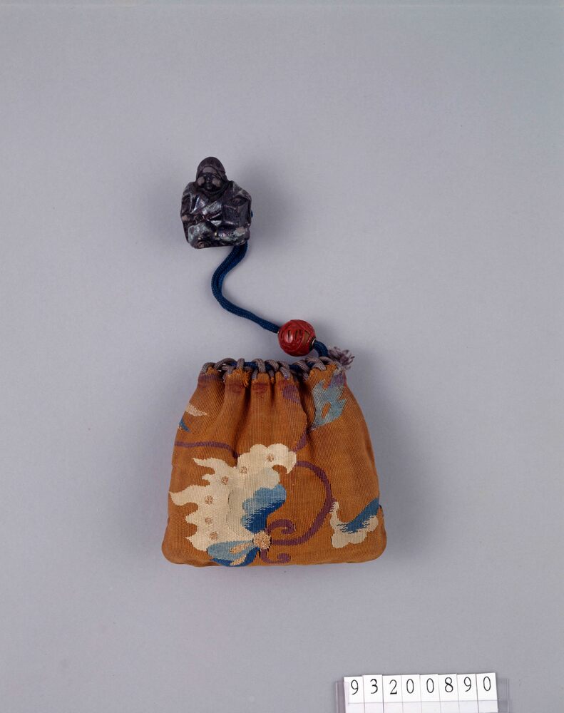 作品画像:花蕾文つづれ織巾着