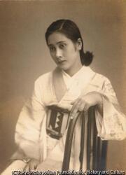 作品画像：(和服女性座像)
