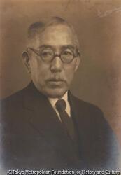 (男性像)