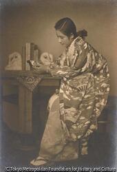 作品画像:(和服の女性像)