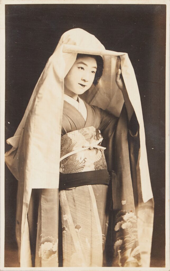 作品画像：和装女性
