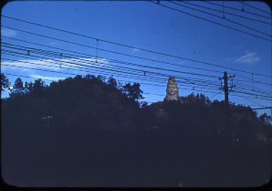 作品画像：箱根駅近くの彫像