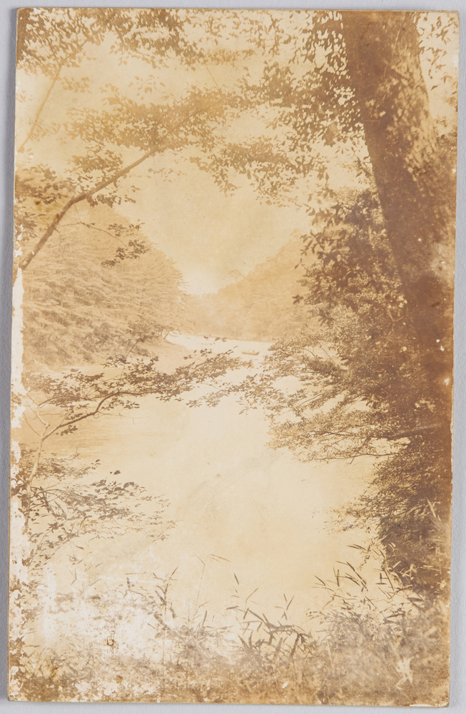 作品画像：山間を流れる川