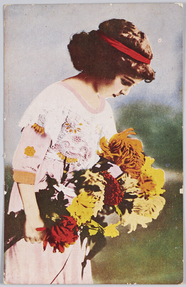 作品画像:花束を持つ外国人少女
