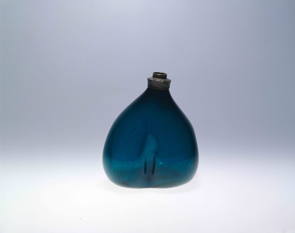 作品画像:青緑色割かぶら型瓶(錫口)