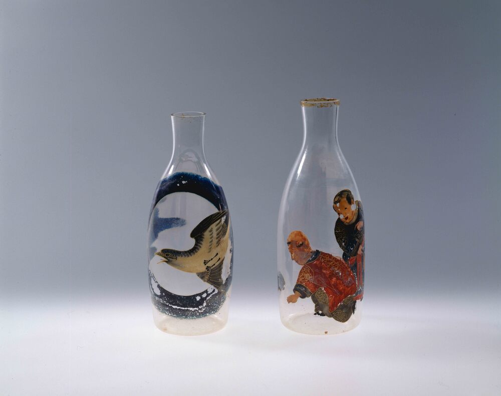 作品画像：密陀絵唐子に亀文無色徳利