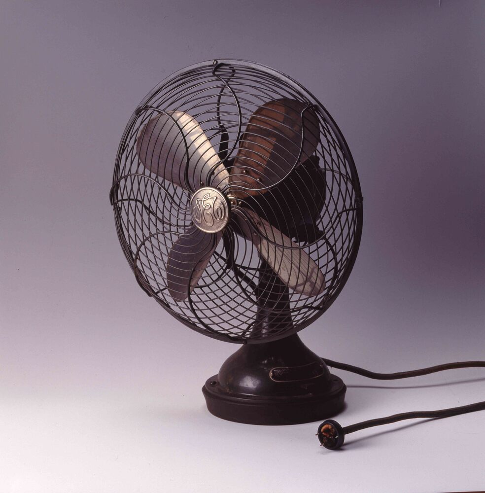 作品画像：電気扇風機