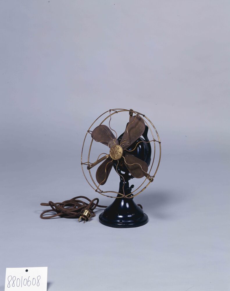 作品画像:電気扇風機