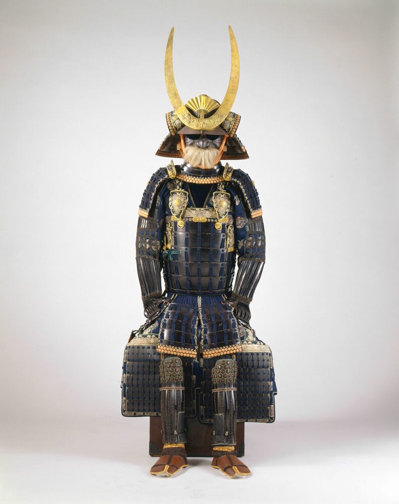 作品画像:紺糸素懸威五枚胴具足(付属品共)
