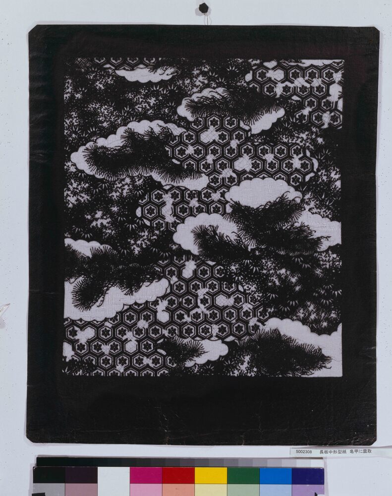 作品画像:長板中形型紙 亀甲に雲取
