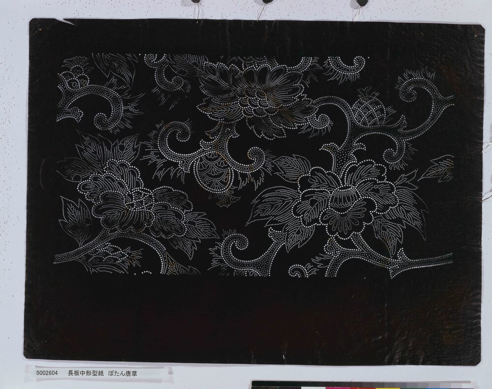 作品画像：長板中形型紙 ぼたん唐草