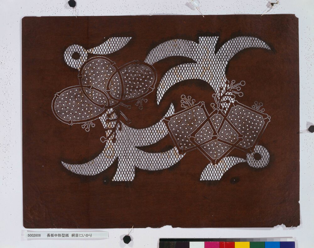作品画像：長板中形型紙 網目にいかり