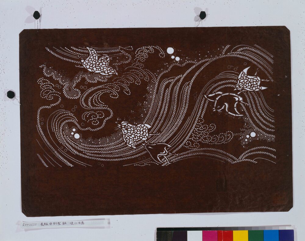 作品画像:長板中形型紙 浪に千鳥