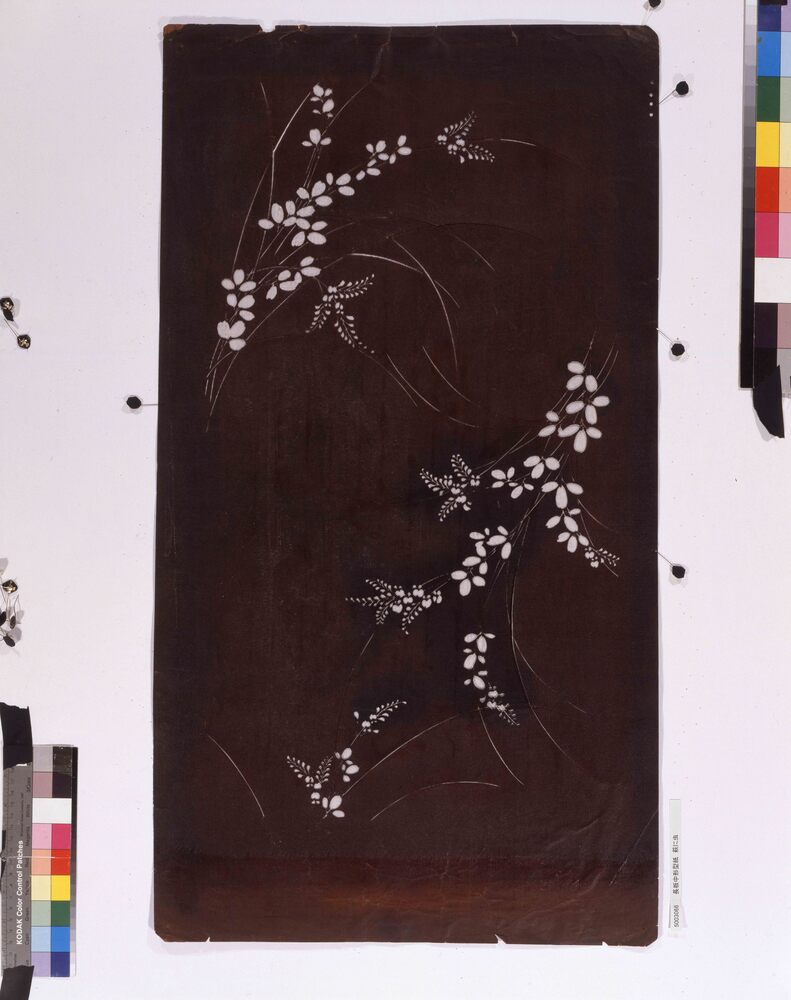 作品画像:長板中形型紙 萩に虫