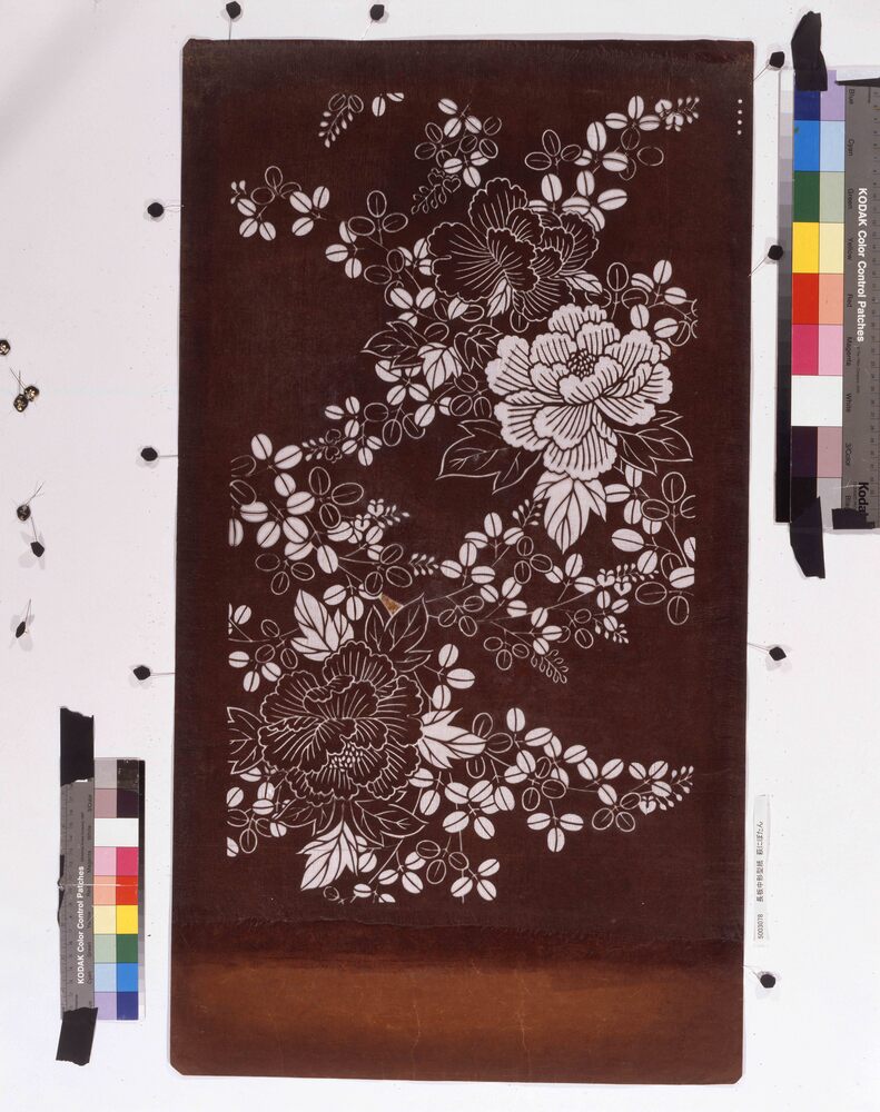 作品画像:長板中形型紙 萩にぼたん