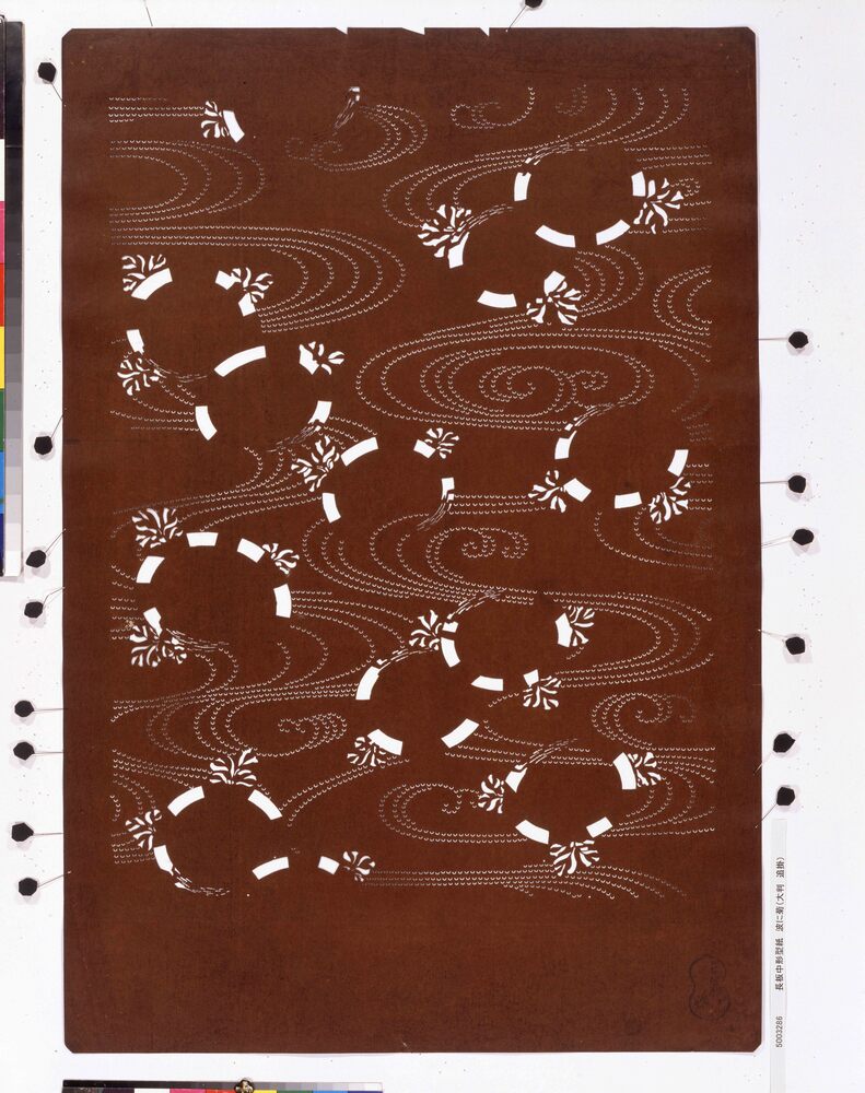 作品画像:長板中形型紙 波に菊(大判 追掛)