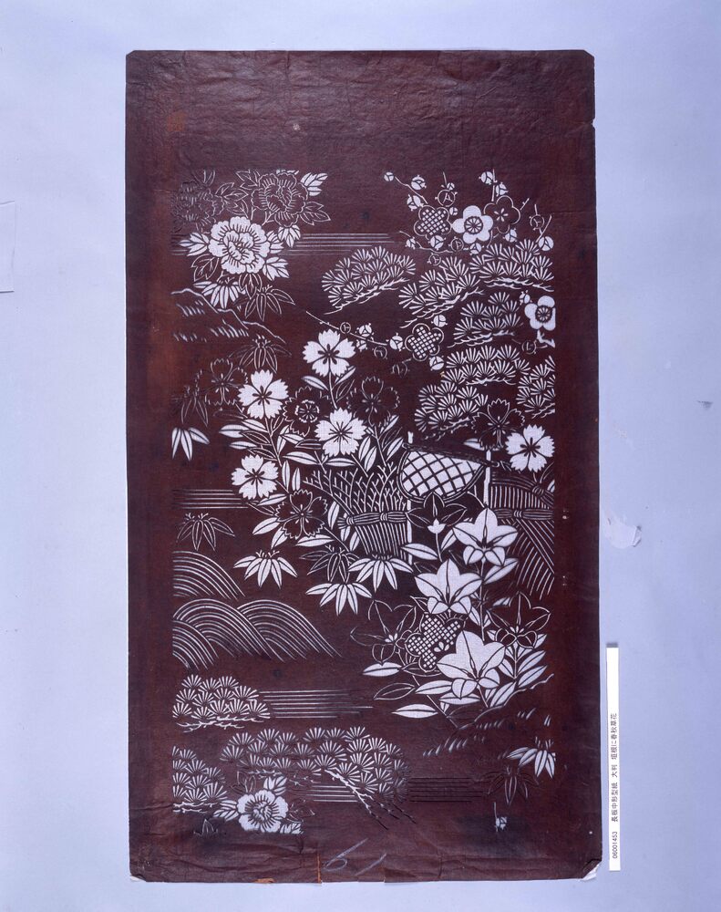 作品画像:長板中形型紙 大判 垣根に春秋草花