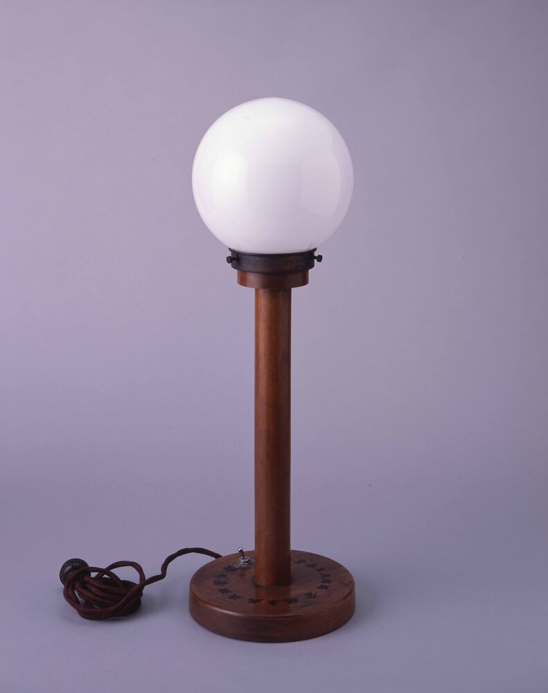 作品画像:電力管理法成立紀念 電気スタンド