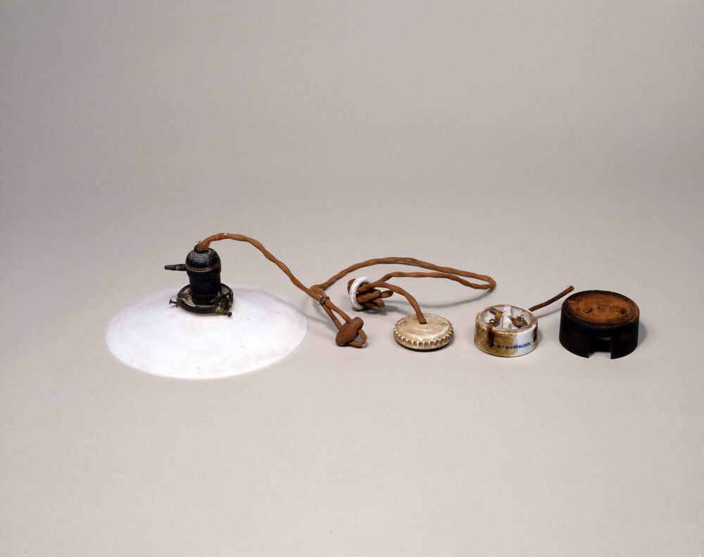 作品画像:電灯器具一式
