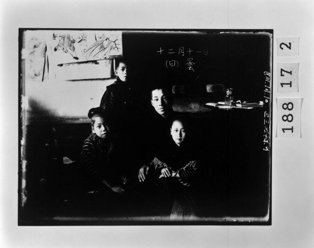 作品画像：室内集合写真