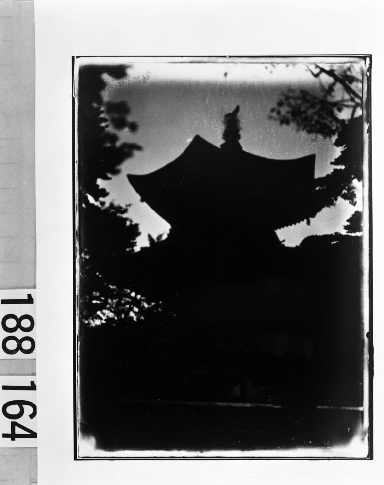 作品画像:寺院の塔
