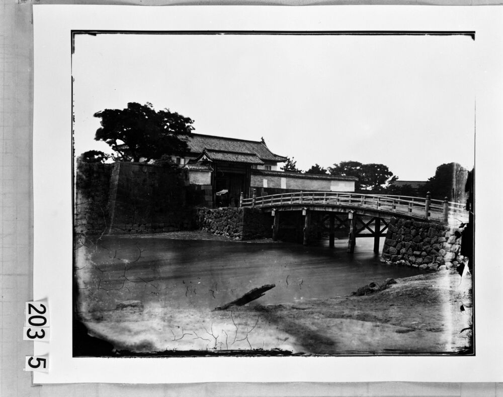 作品画像:旧江戸城写真ガラス原板 呉服橋門(外側)