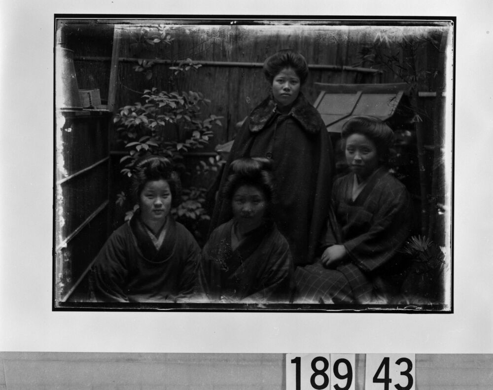 4人の女性
